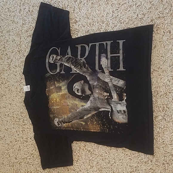 Garth Brooks concert short sleeve tee - Picture 2 of 5